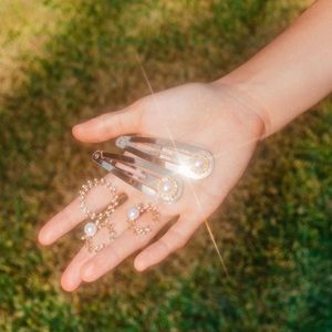 En Route Jewelry X Bestdressed Hair Clips